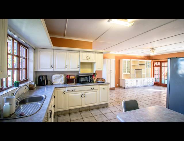 4 BEDROOM HOUSE FOR SALE IN DORCHESTER HEIGHTS